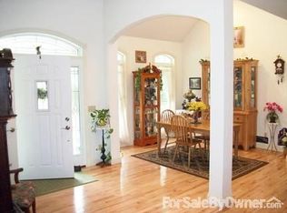 376 Woodridge Dr, Elkins, WV 26241