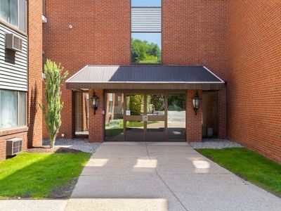 4975 Washington St #207, West Roxbury, MA, 02132