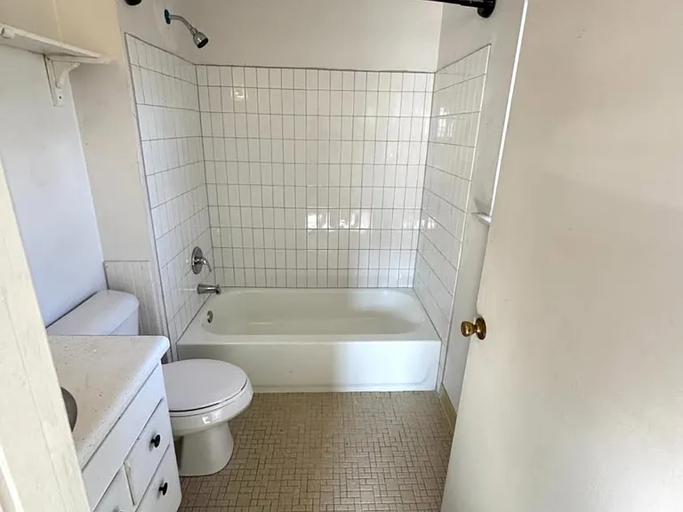 3212 Berkley Dr — Photo 16