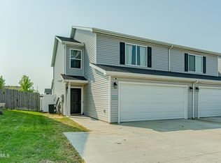 4721 Corvette St NW, Mandan, ND 58554