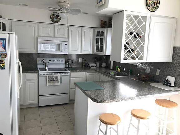 3rd image of 116 Victoria Ln
