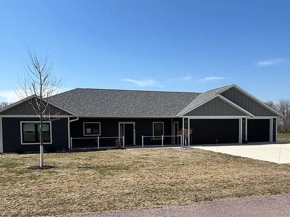 305 Harrison St, Welcome, MN 56181