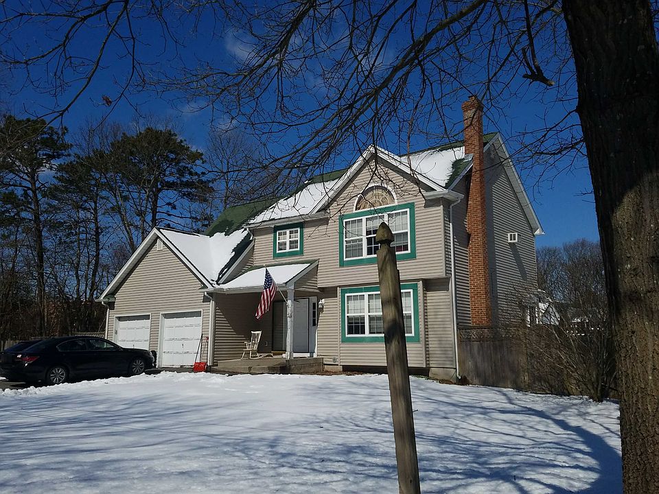 2nd image of 27 Beacon St