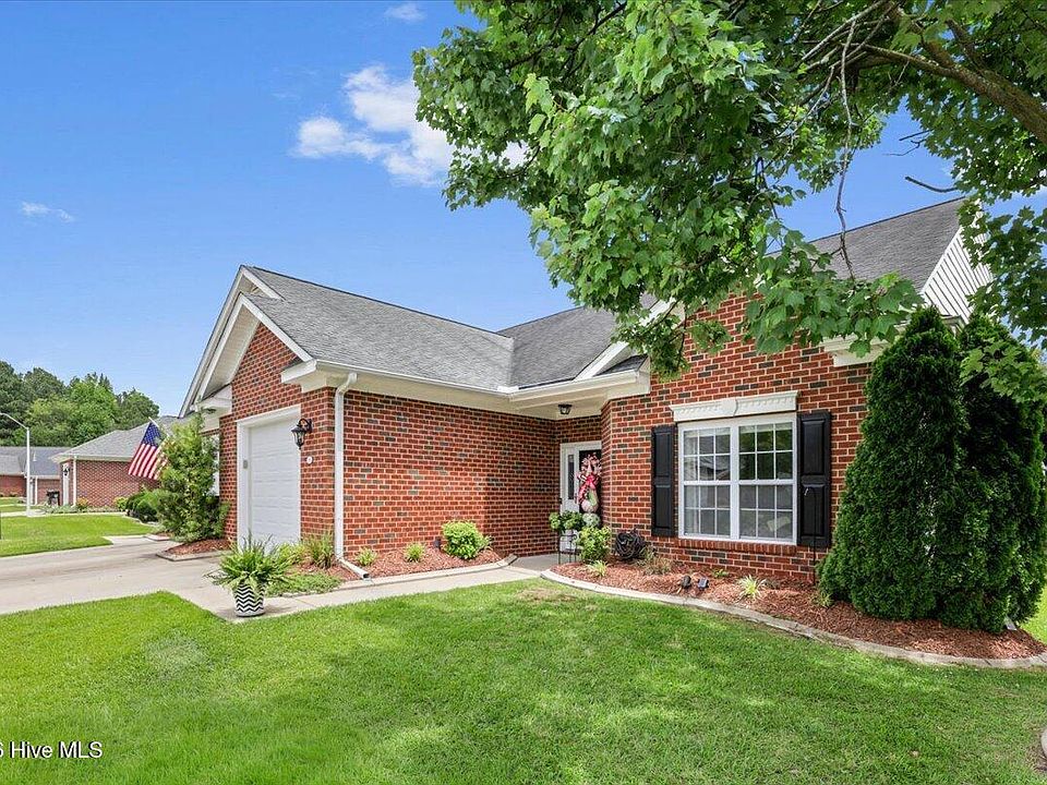 1st image of 104 Oxford Drive