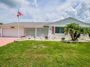 821 Fox Hills Dr, Sun City Center, FL 33573