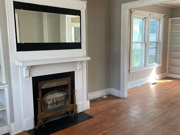 3rd image of 402 Wyoming St