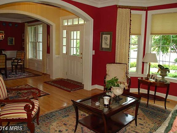 3rd image of 16930 Chapel Hill Ct