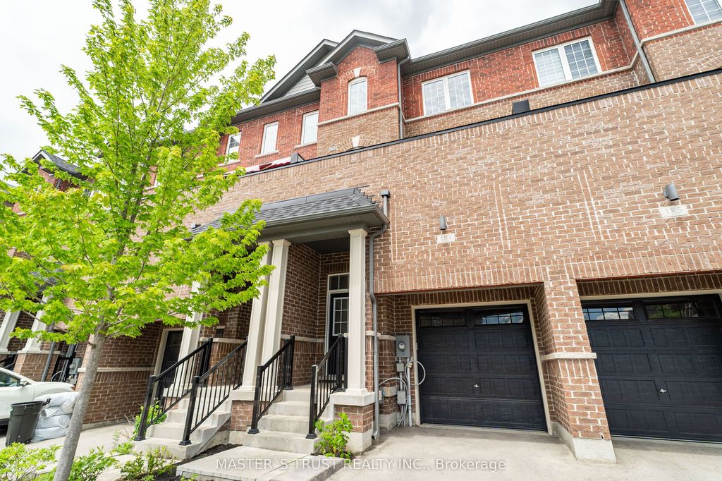 183 Harding Park St, Newmarket, ON - View 2
