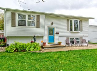 2312 Stokebridge Rd, Springfield, IL 62702