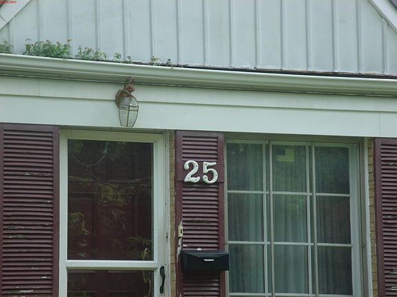2nd image of 25 163rd Pl