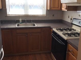 2865 Middletown Rd, Bronx, NY 10461