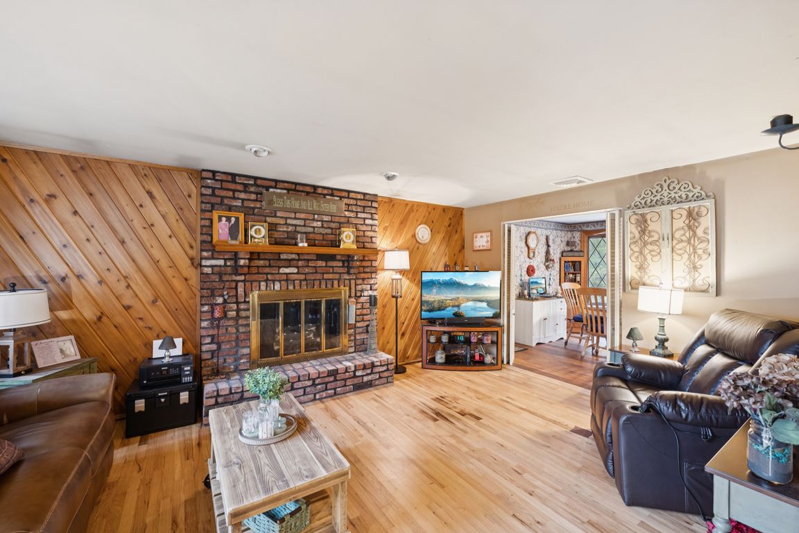 next background image