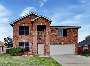 6803 Lake Jackson Dr, Arlington, TX 76002