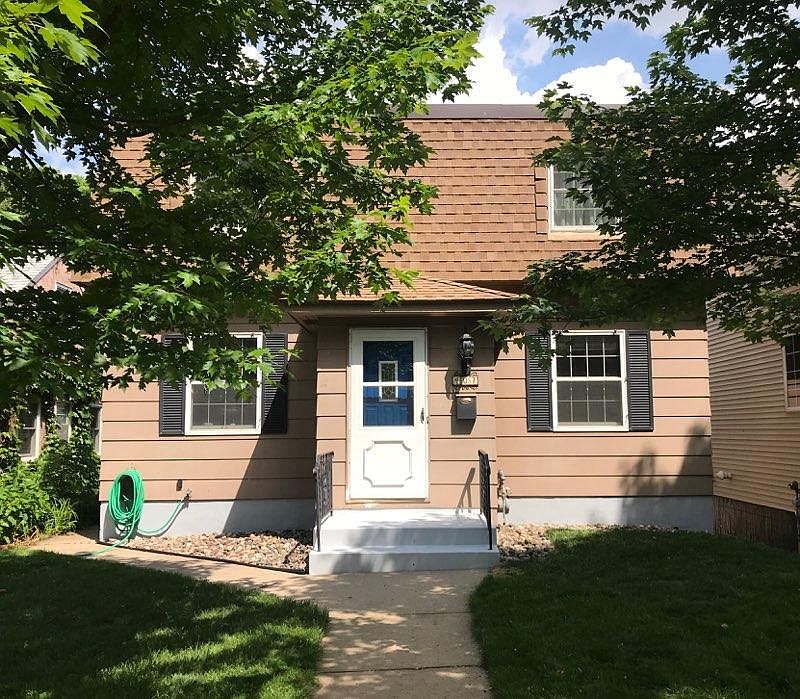 1st image of 407 11th Ave S
