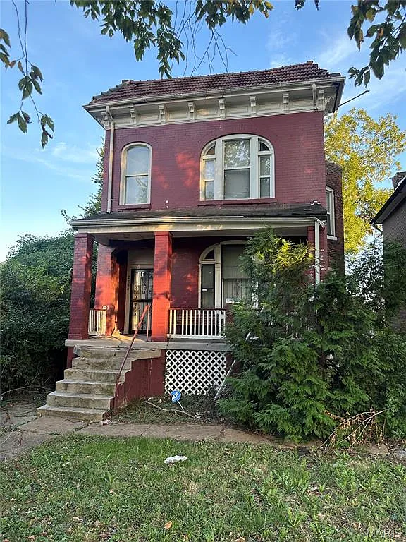 2834 N Euclid Ave photo 1