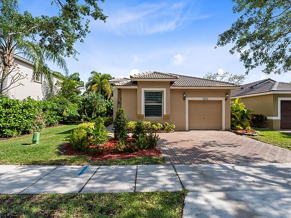 3rd image of 16515 Sapphire Street