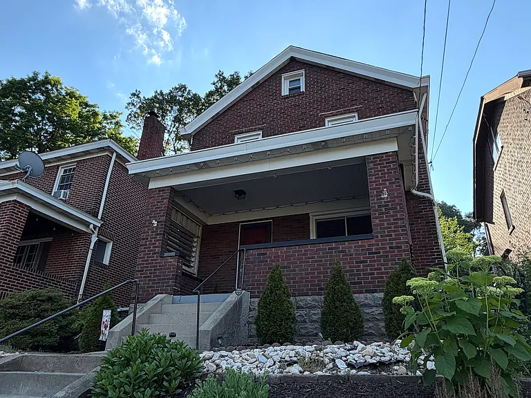 2424 Starkamp St — Photo 1