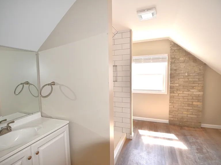 1122 Alcliff Ln — Photo 11
