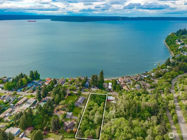 5445 Hyada Boulevard NE, Tacoma, WA 98422
