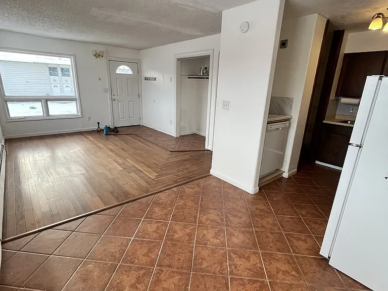 3637 Thompson Ave #2 — Photo 6