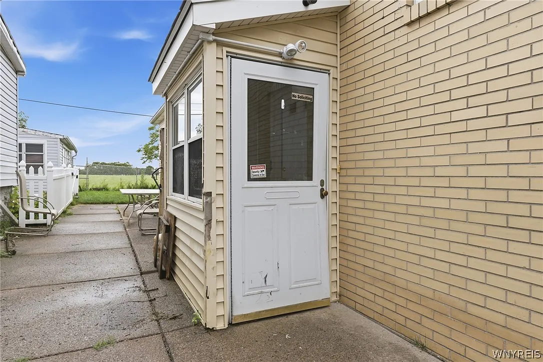 2 bed, 1.0 bath, 1452 sqft, $1,350 — Photo 4