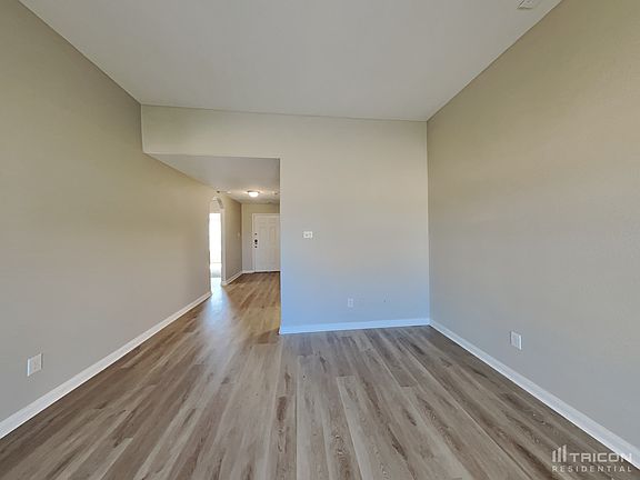 3rd image of 500 Noble Grove Ln