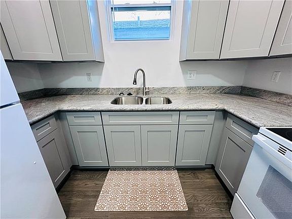 4th image of 507 Newton St