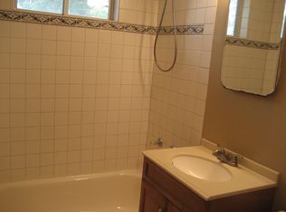 11 Oak Ln, Park Forest, IL 60466