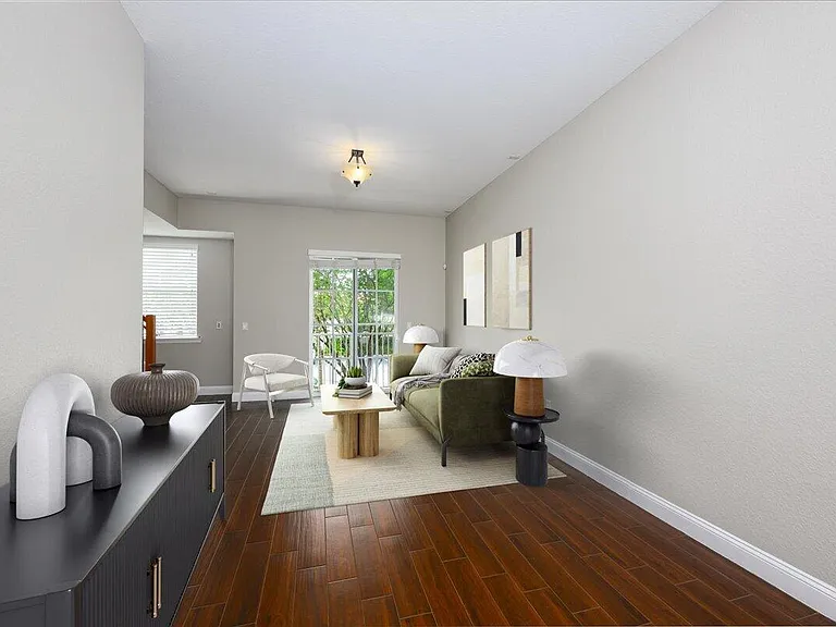 538 NE 7th Ave #1 — Photo 3