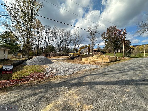 2nd image of 211 Susquehanna Trl