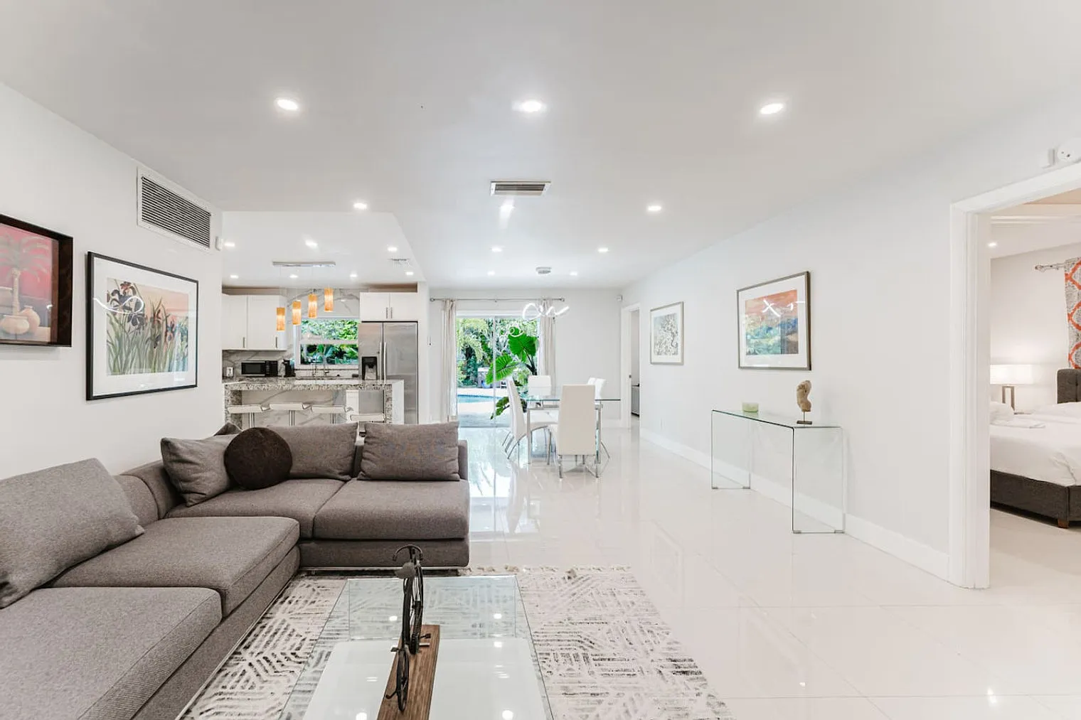 4 bed, 2.0 bath, $11,255 — Photo 1