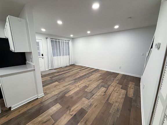 3rd image of 13517 Zenith Ln