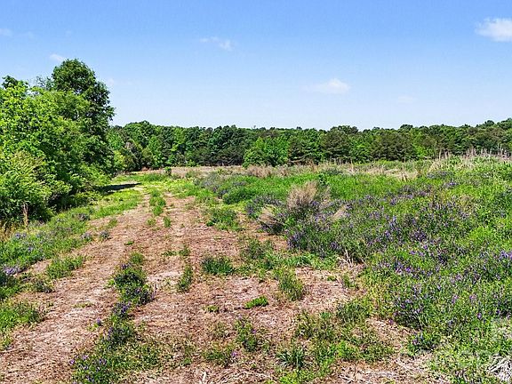 2nd image of 1832 Tysinger Rd