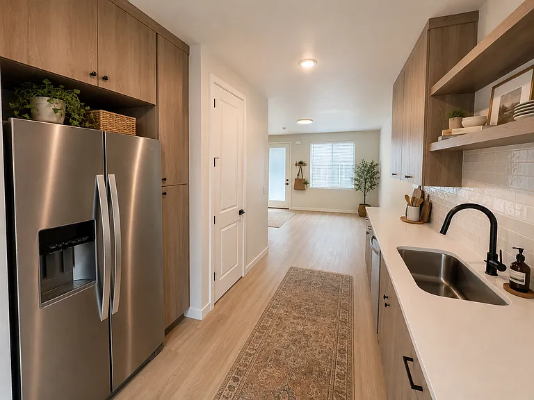 L0533 - D - Reed Place Condos — Photo 1