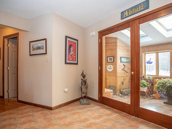 5th image of 210 Plains Rd