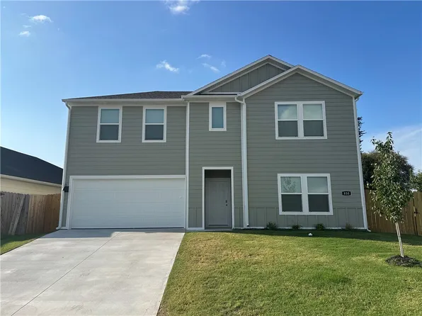 850 Hudson St, Prairie Grove, AR 72753