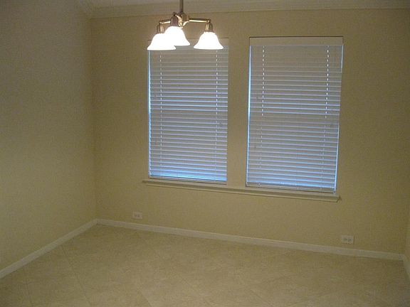 3rd image of 2603 Courtyard Ln