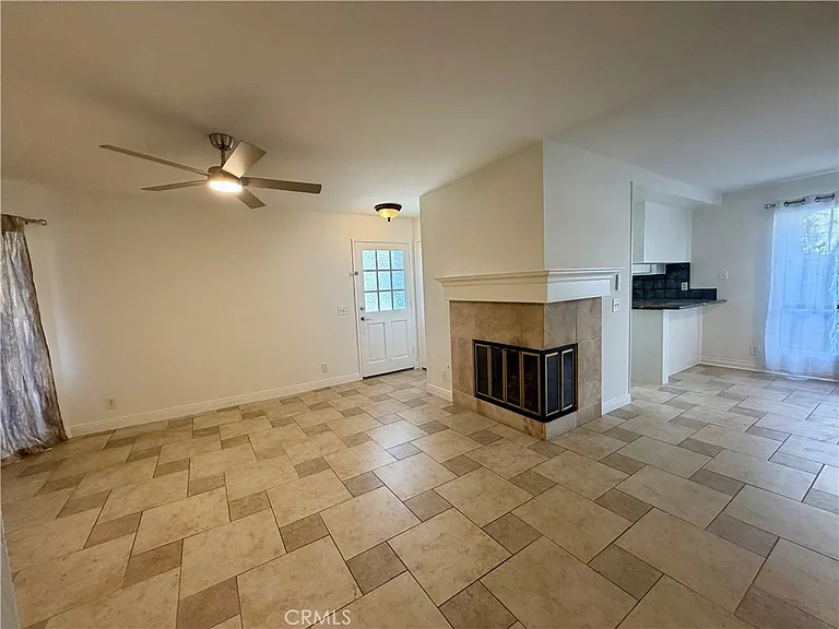 60 Coventry Ln — Photo 5