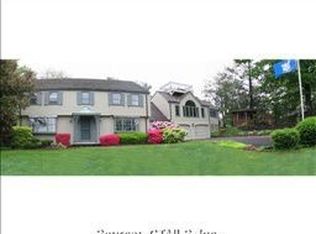 111 Stoner Dr, West Hartford, CT 06107