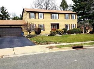 4 Harold Ct, East Brunswick, NJ 08816