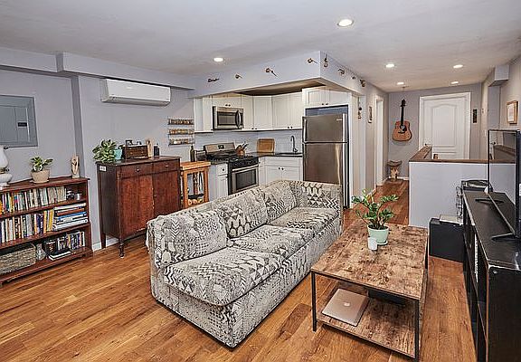 2nd image of 1077 Herkimer St #1
