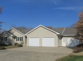 2476 Robbins Ct, Washington, IA 52353