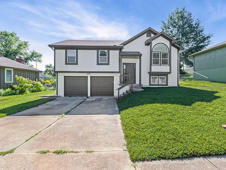 16209 Speaker Ave — Photo 1