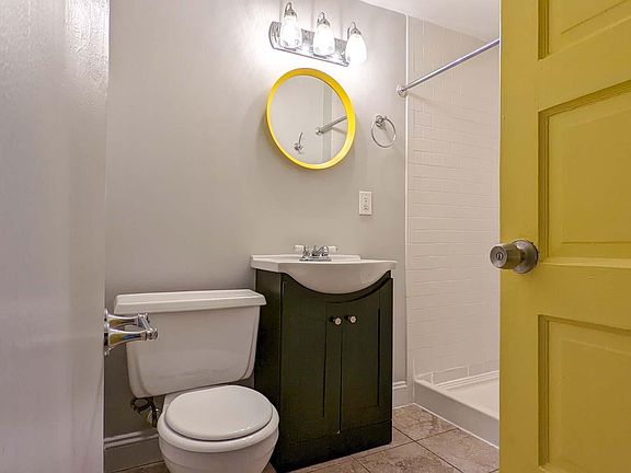 5th image of 2627 Cherokee St #203