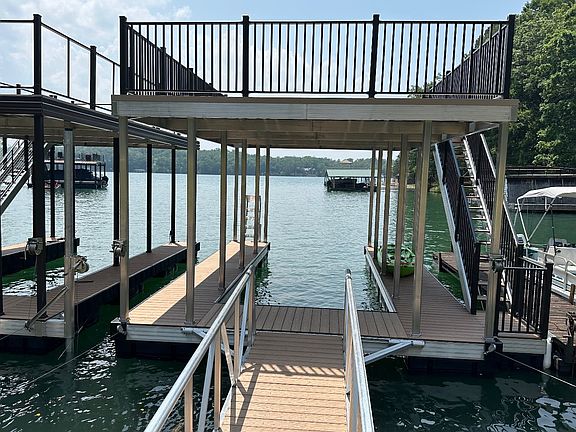 2nd image of 108 Lake Cove Cir