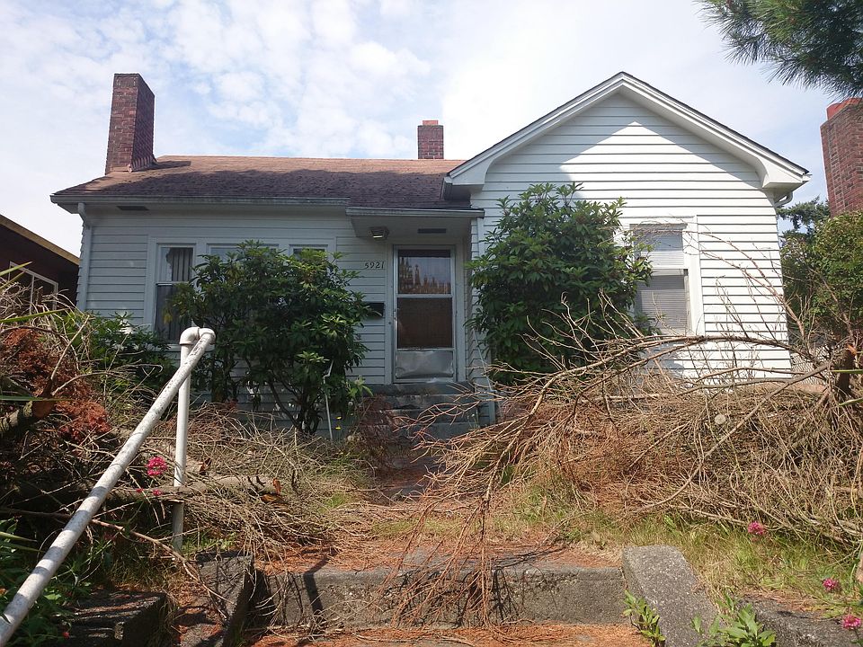 2nd image of 5921 34th Ave SW