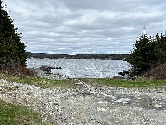 4th image of 33 Beaver Pond Road