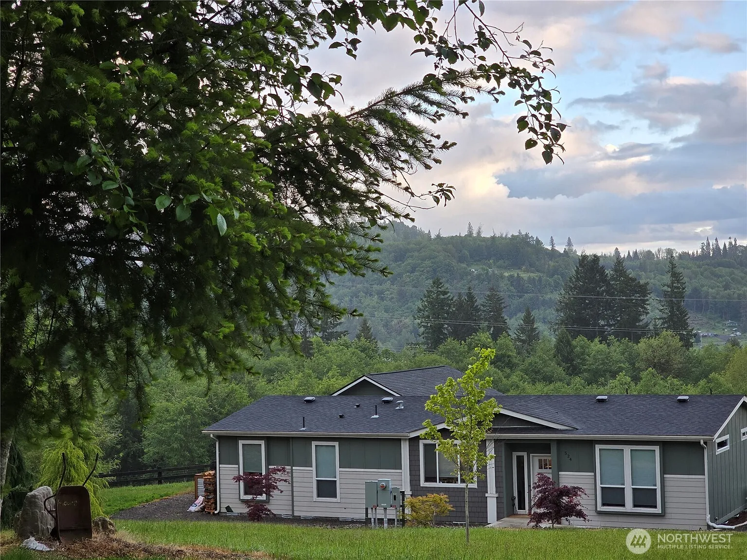 524 Flynn Road photo 1