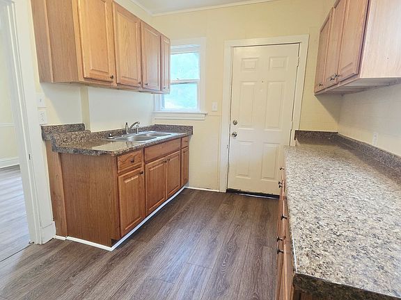 2nd image of 1309 Jackson St