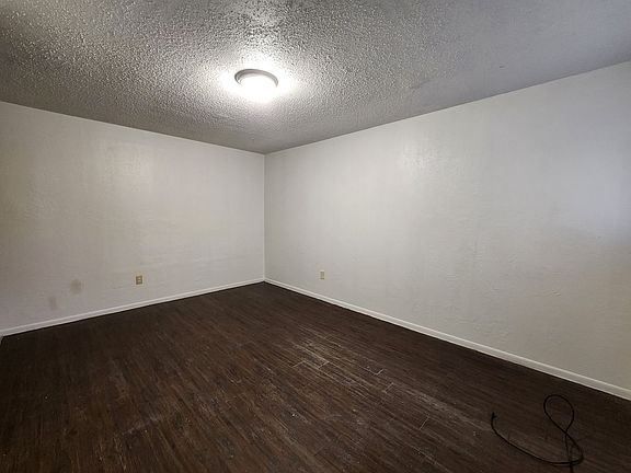 4th image of 975 Woodrow St Unit 28